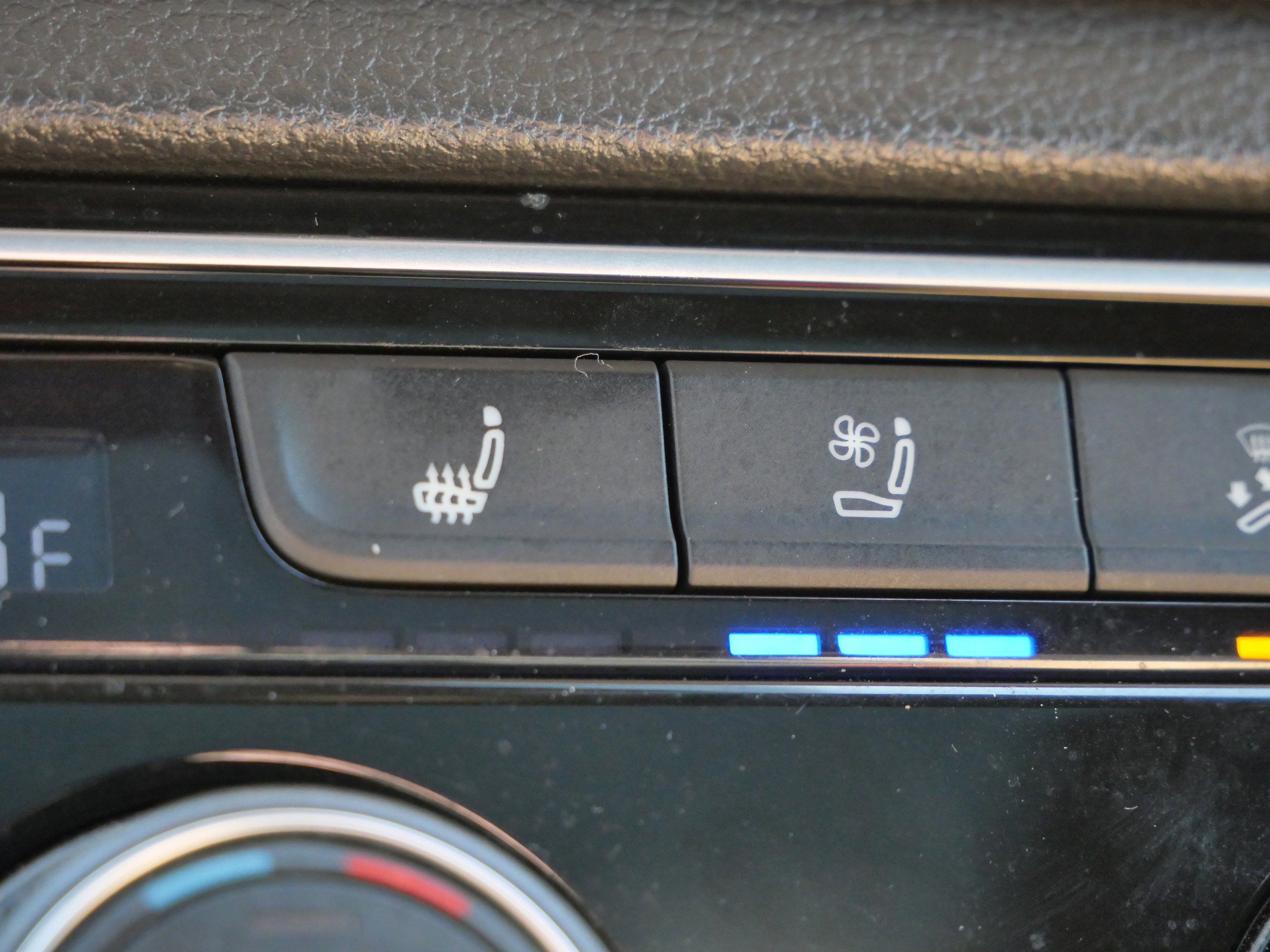 Used 2022 Volkswagen Atlas Cross Sport SEL Premium R-Line image 30