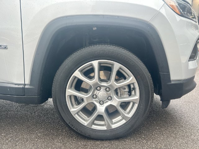 Certified 2024 Jeep Compass Latitude AWD/4WD image 13