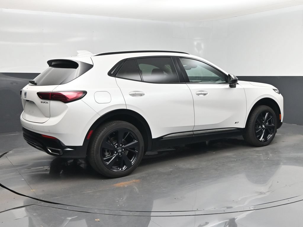 Used 2025 Buick Envision Sport Touring AWD/4WD image 3
