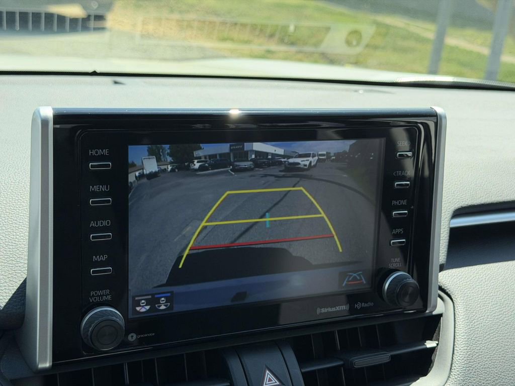 Used 2019 Toyota RAV4 XLE w/ Convenience Package image 4