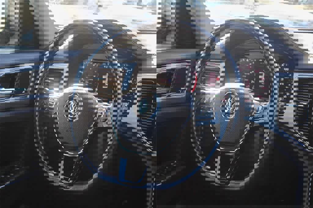 Used 2018 Volkswagen Atlas SEL Premium image 19