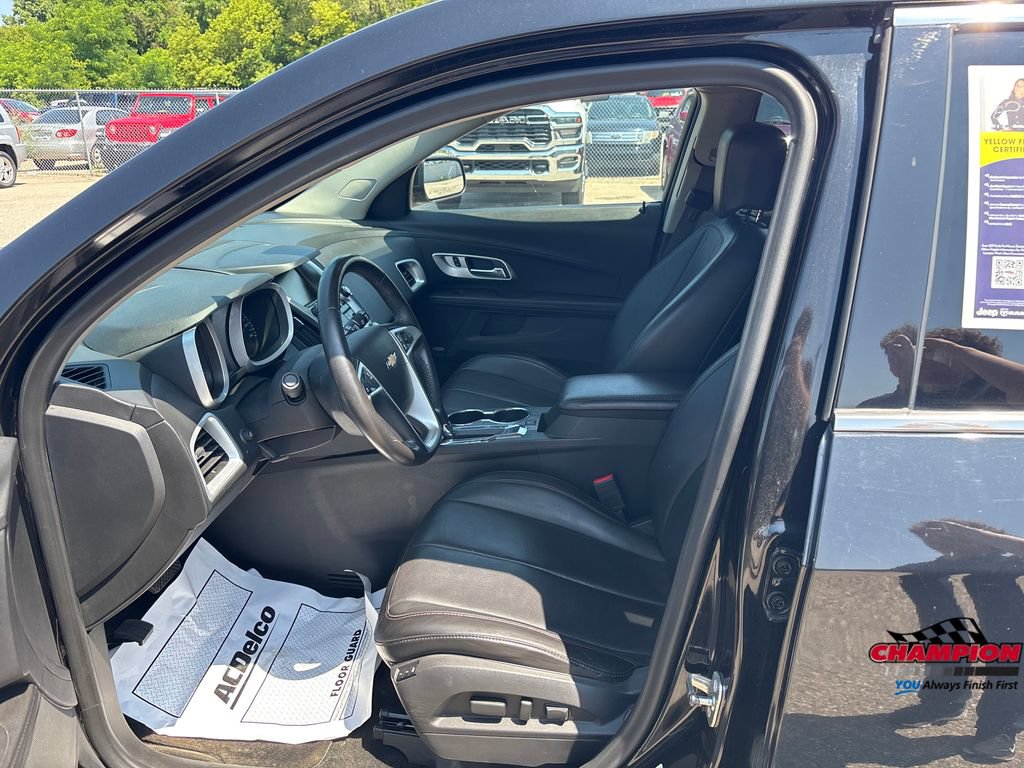Used 2017 Chevrolet Equinox LT AWD/4WD image 12