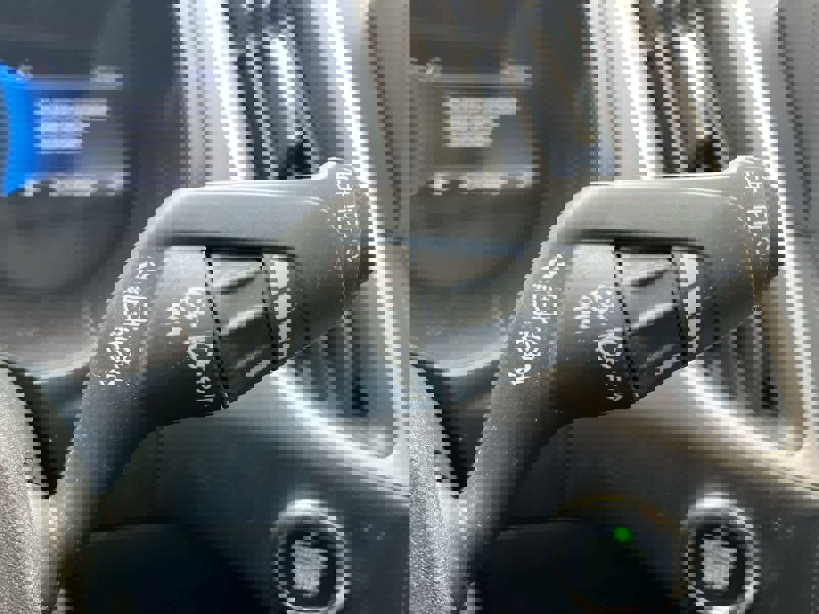 Used 2023 Ford Edge SEL w/ Convenience Package image 25