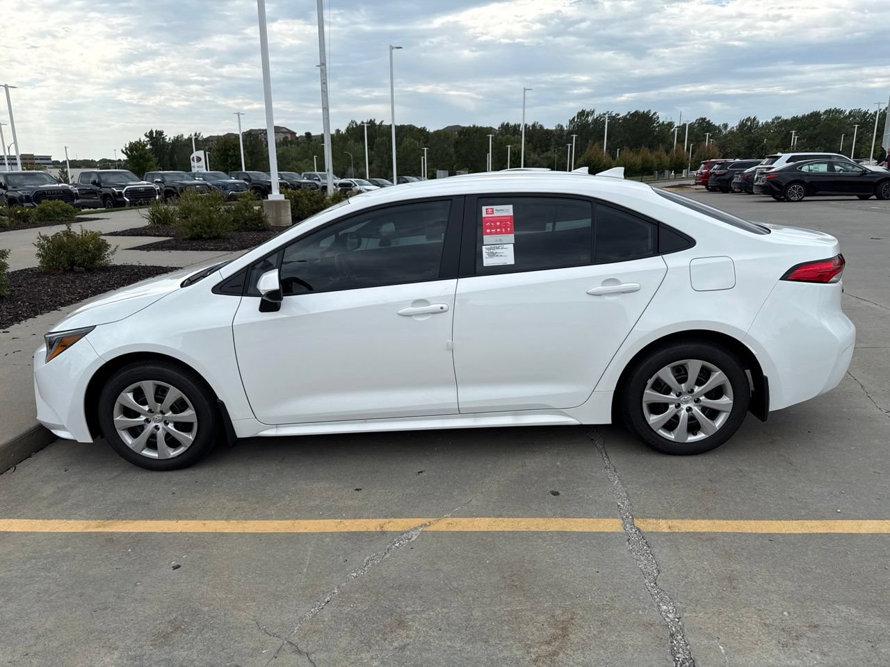 Used 2026 Toyota Corolla LE FWD image 3