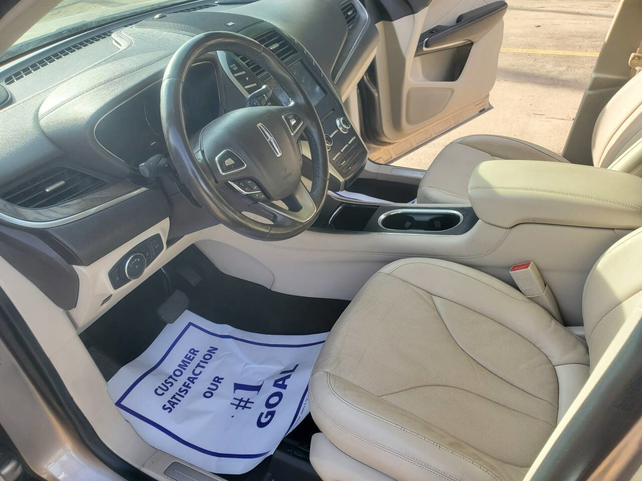 Used 2019 Lincoln MKC Reserve w/ MKC Climate Package image 9