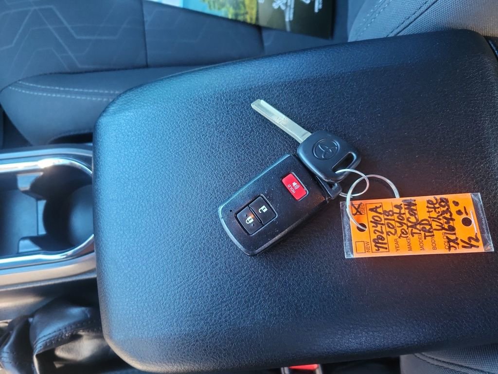 Used 2018 Toyota Tacoma TRD Off-Road image 26