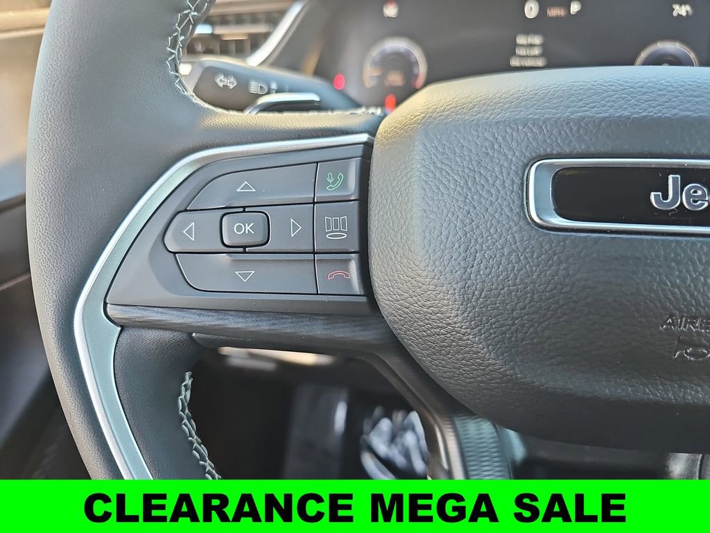 New 2025 Jeep Grand Cherokee Altitude image 17