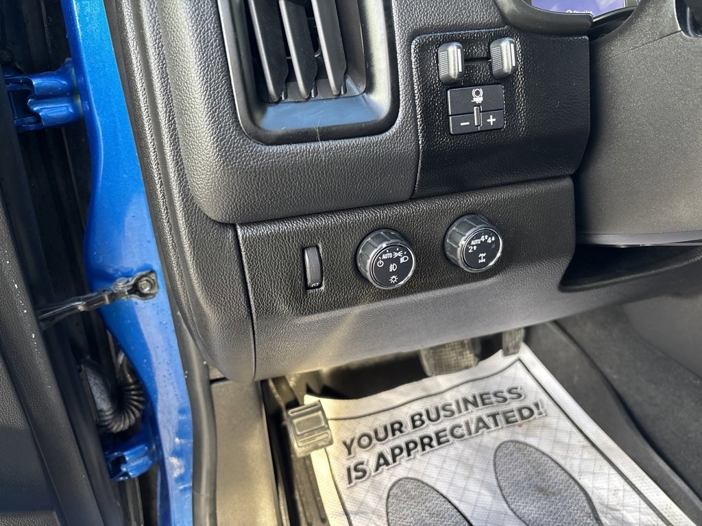 Used 2020 Chevrolet Colorado LT w/ Colorado RST Special Edition image 15