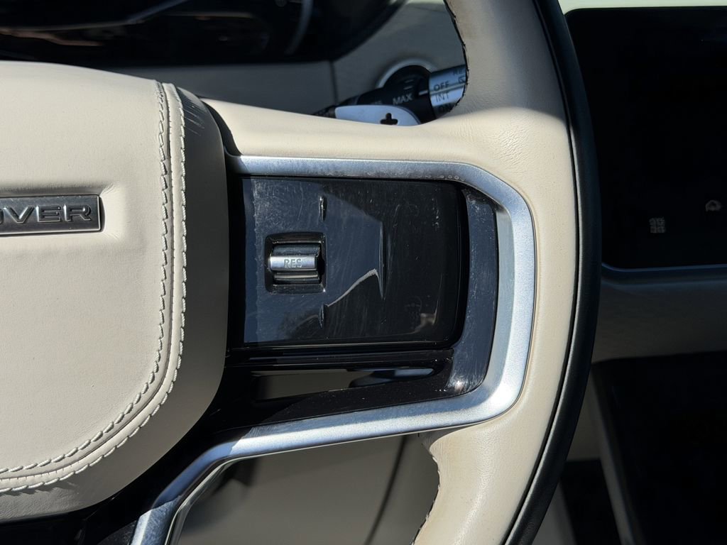 Used 2022 Land Rover Range Rover Velar R-Dynamic S image 25