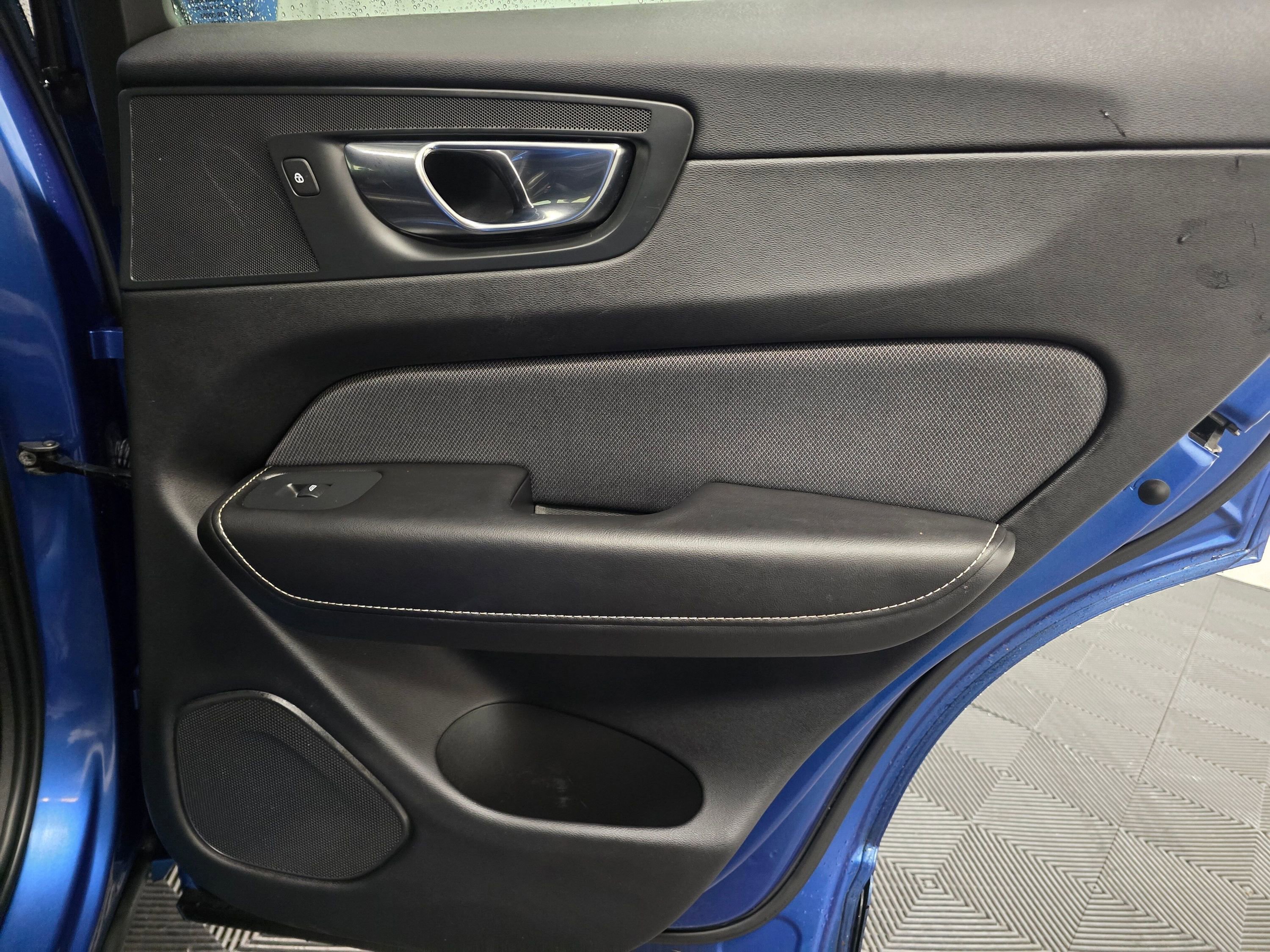 Used 2021 Volvo XC60 T5 R-Design w/ Protection Package Premier image 26