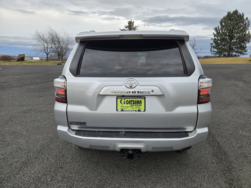 Used 2016 Toyota 4Runner SR5 Premium image 7