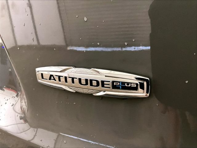Used 2020 Jeep Cherokee Latitude Plus w/ Cold Weather Group AWD/4WD image 13