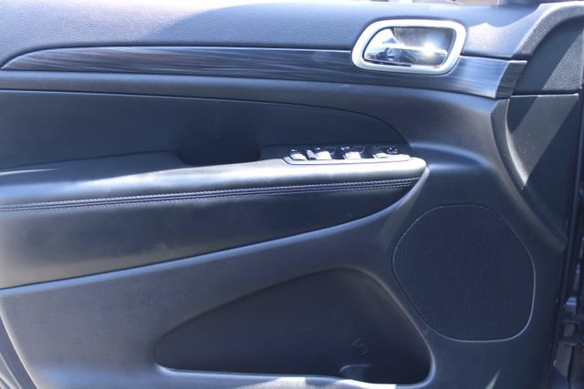 Used 2019 Jeep Grand Cherokee Altitude RWD image 9