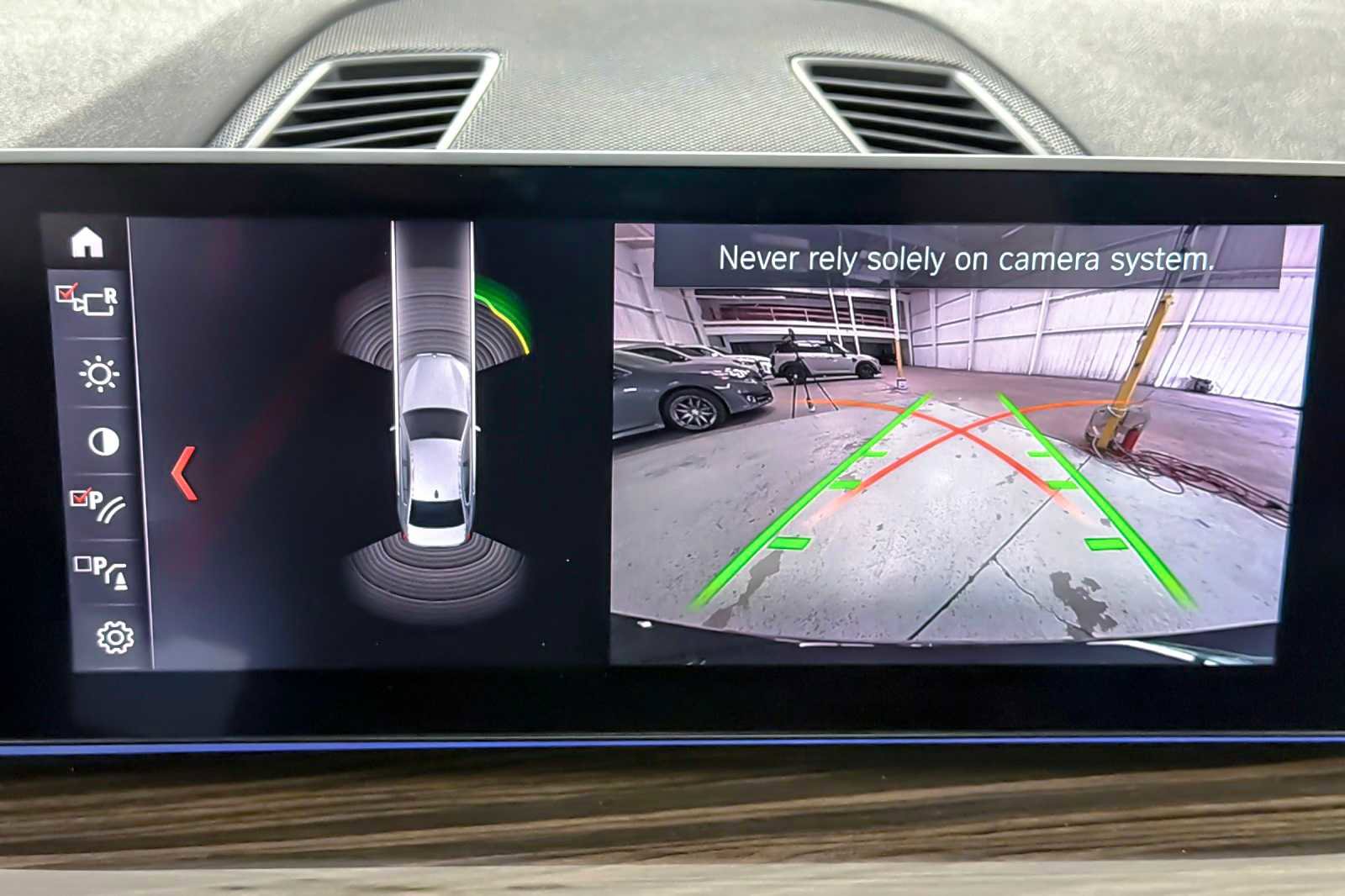 Used 2019 BMW 530e w/ Convenience Package image 19