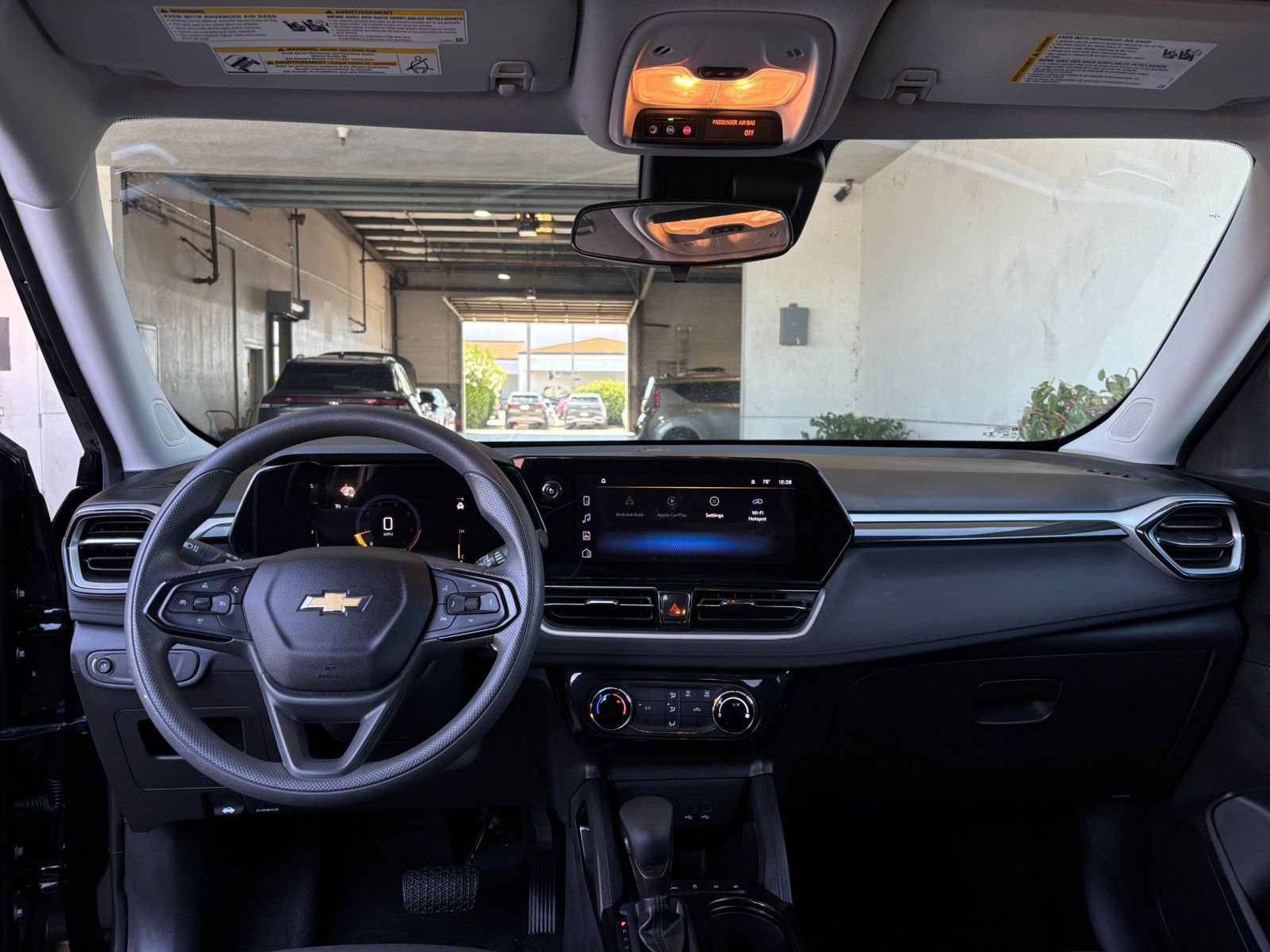Used 2025 Chevrolet TrailBlazer LT FWD image 32
