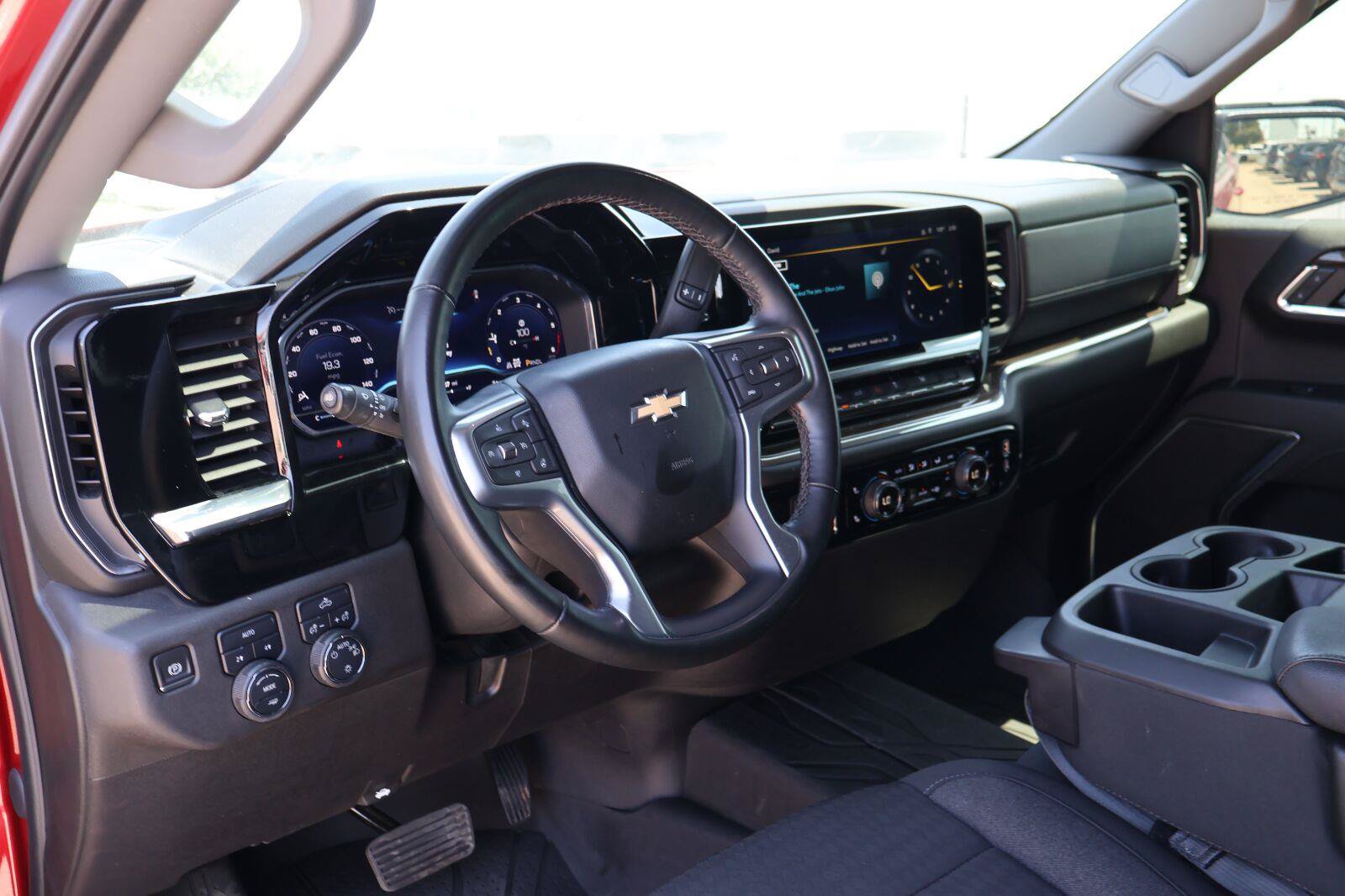Used 2024 Chevrolet Silverado 1500 LT w/ Protection Package AWD/4WD image 21