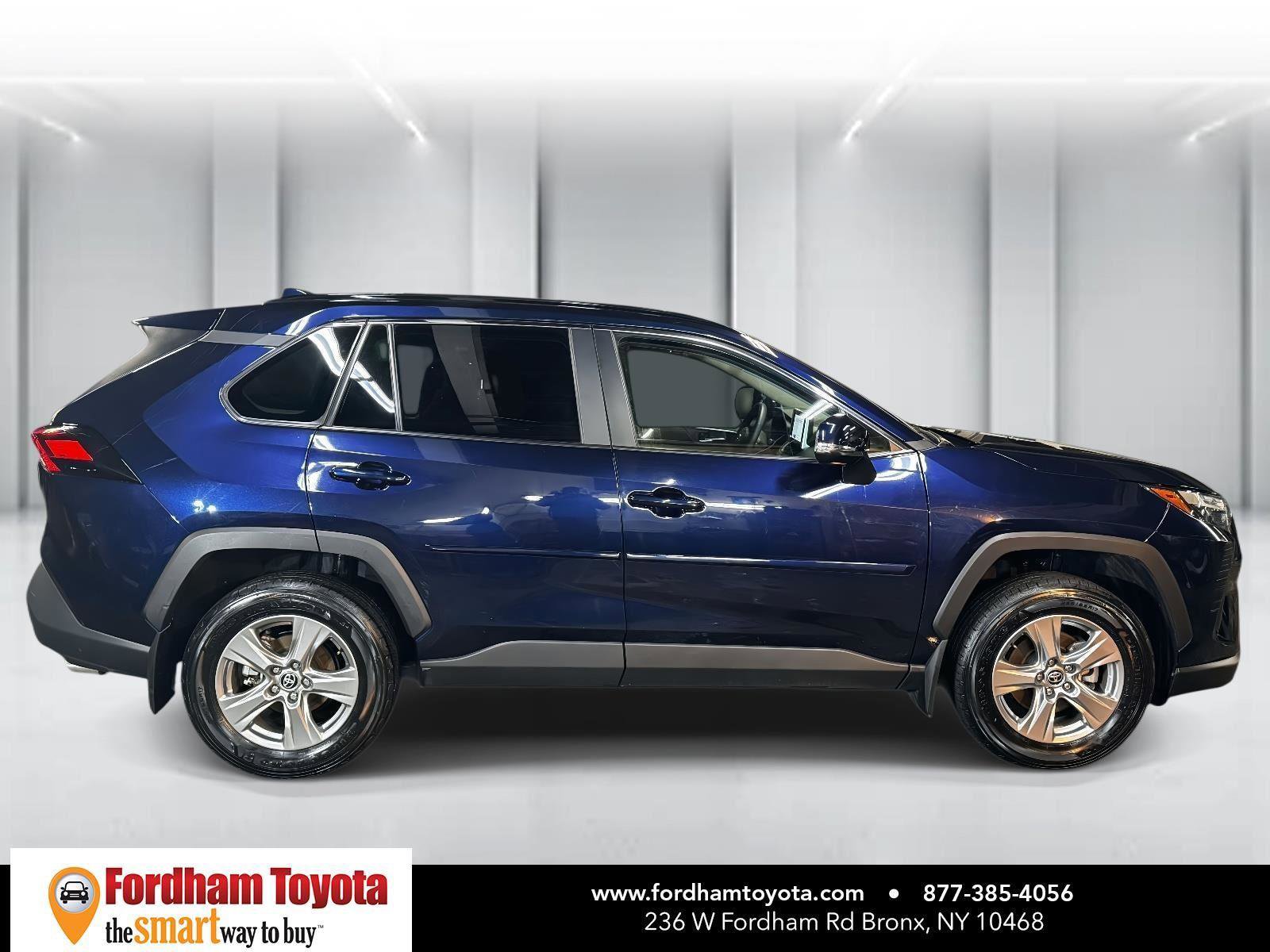 Used 2024 Toyota RAV4 XLE w/ Convenience Package image 5