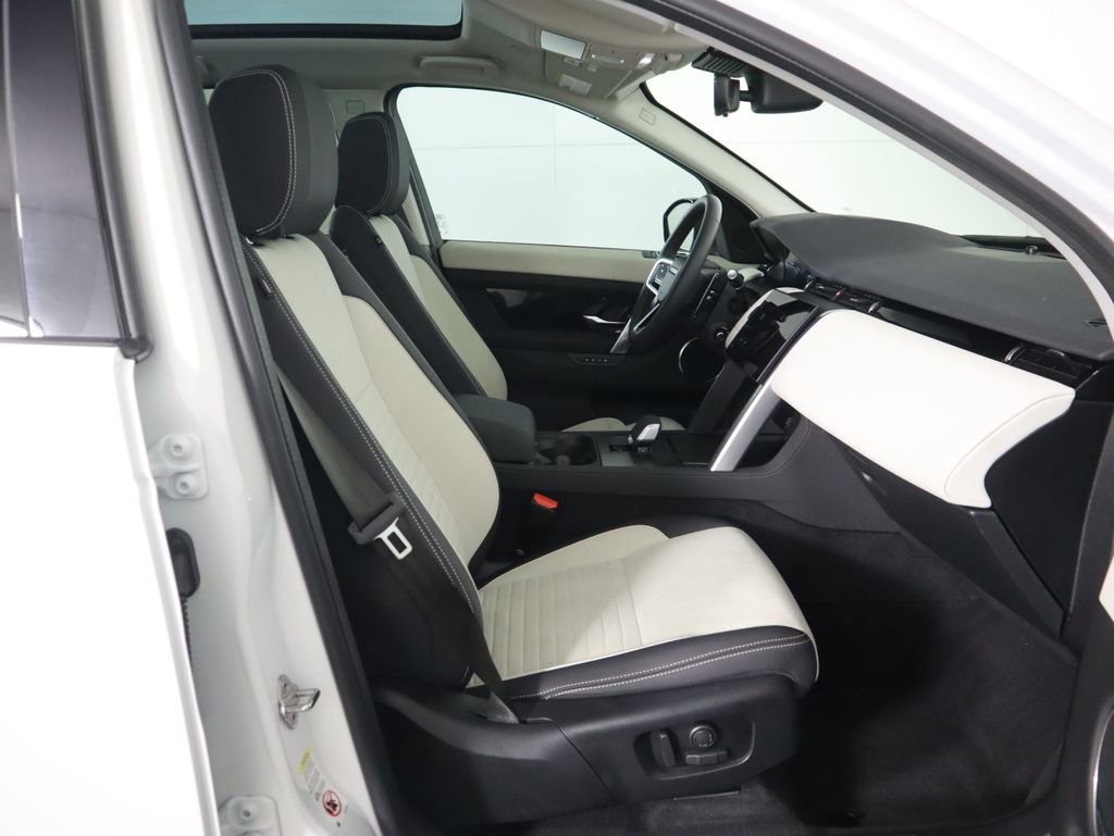 Used 2025 Land Rover Discovery Sport S image 19