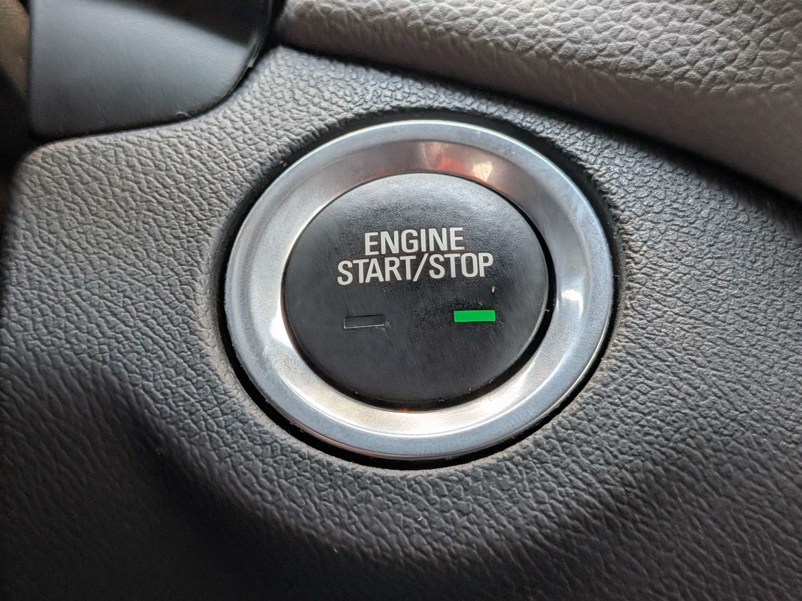 Used 2024 Chevrolet Equinox LT w/ Driver Convenience Package FWD image 28