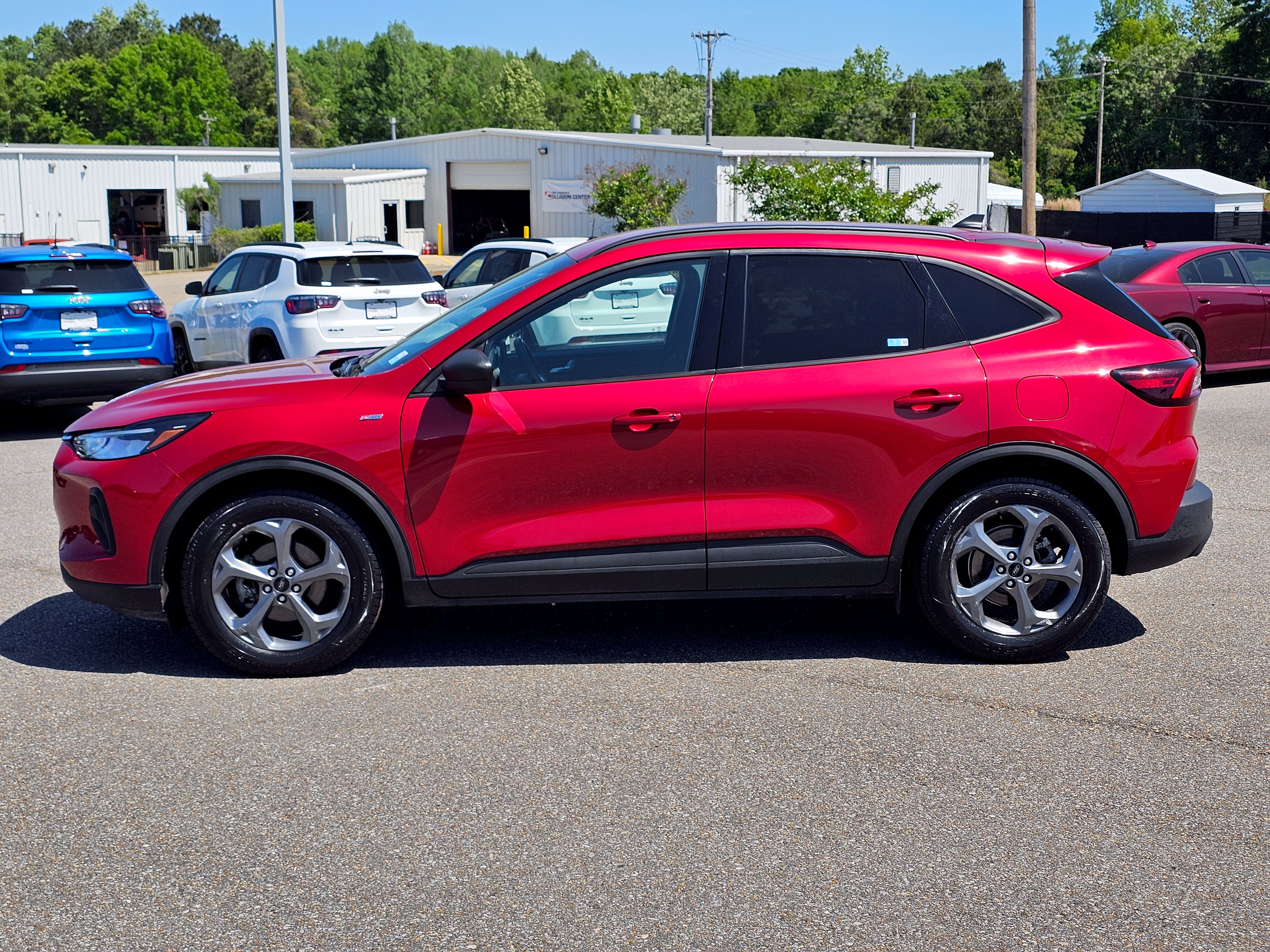 Used 2025 Ford Escape ST-Line w/ Tech Pack #1 FWD image 14