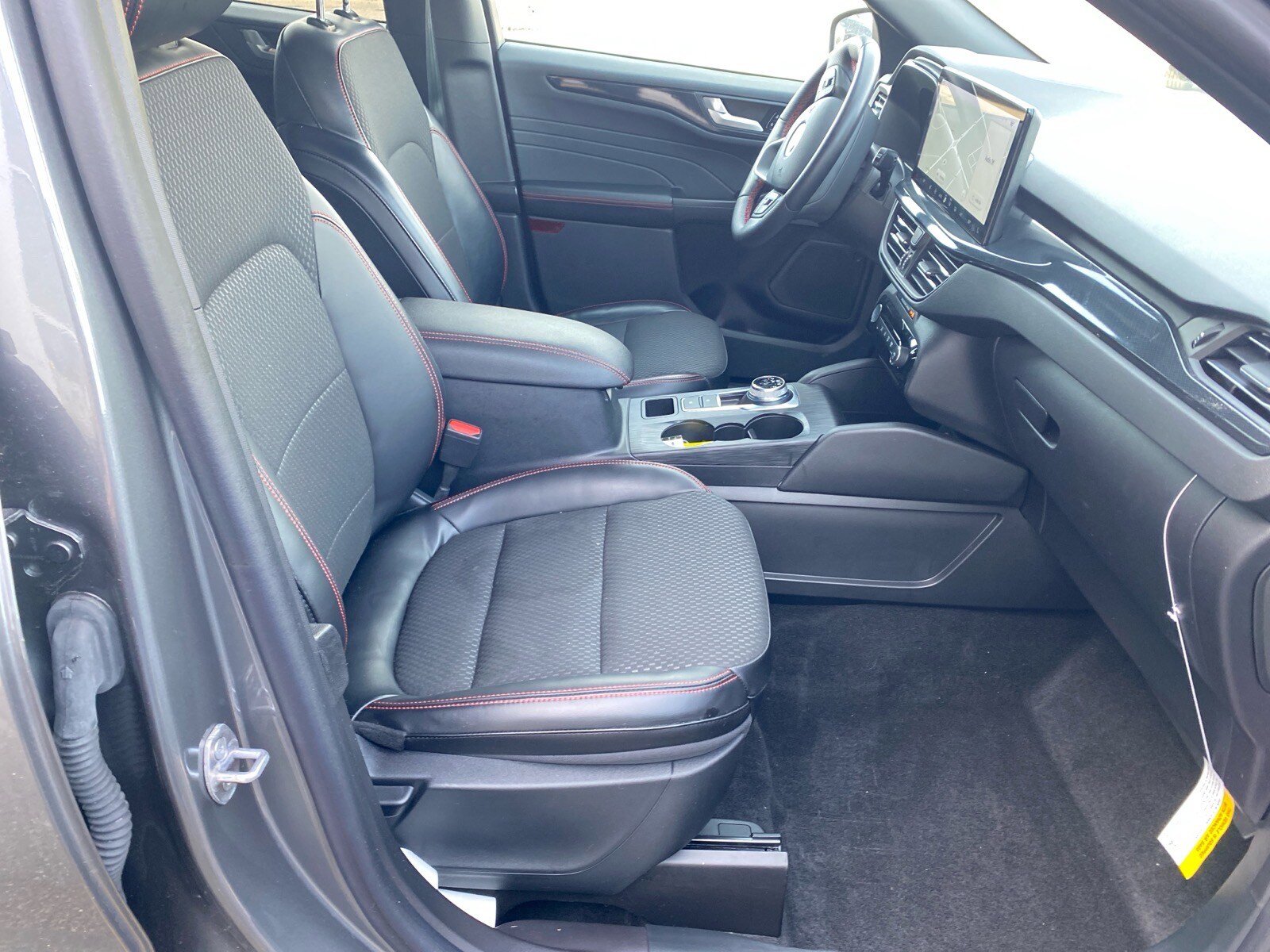 Used 2024 Ford Escape ST-Line w/ Tech Pack #1 image 25