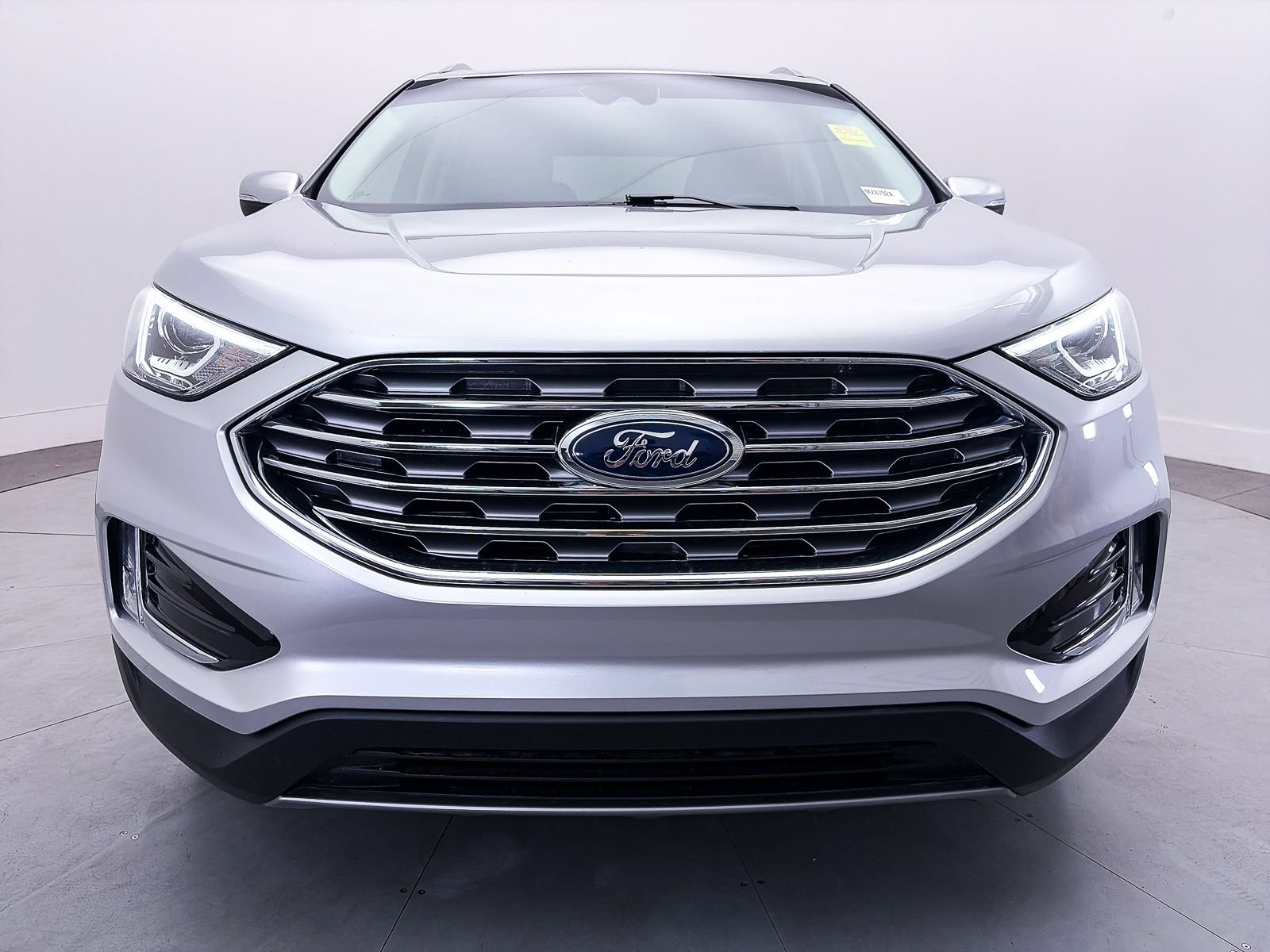 Used 2019 Ford Edge Titanium FWD image 11