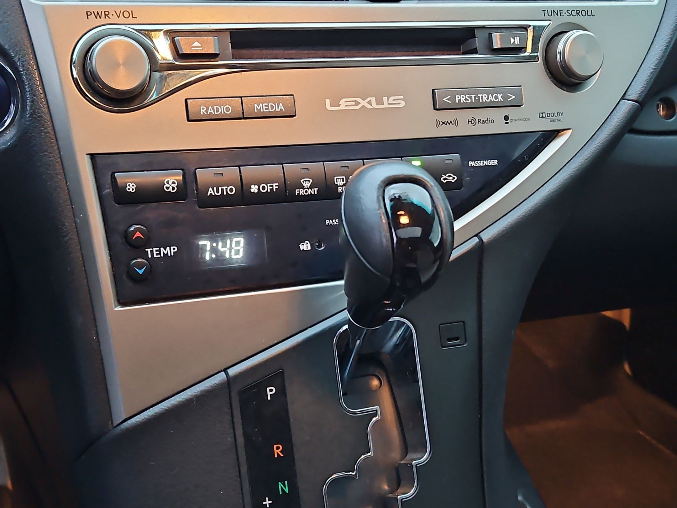 Used 2015 Lexus RX 450h AWD image 28