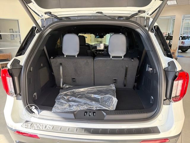 New 2026 Ford Explorer ST-Line w/ ST-Line Street Pack image 12