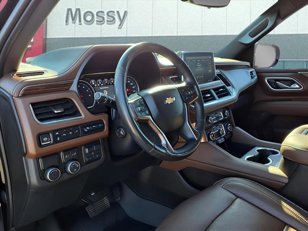 Used 2021 Chevrolet Suburban High Country w/ Premium Package image 11