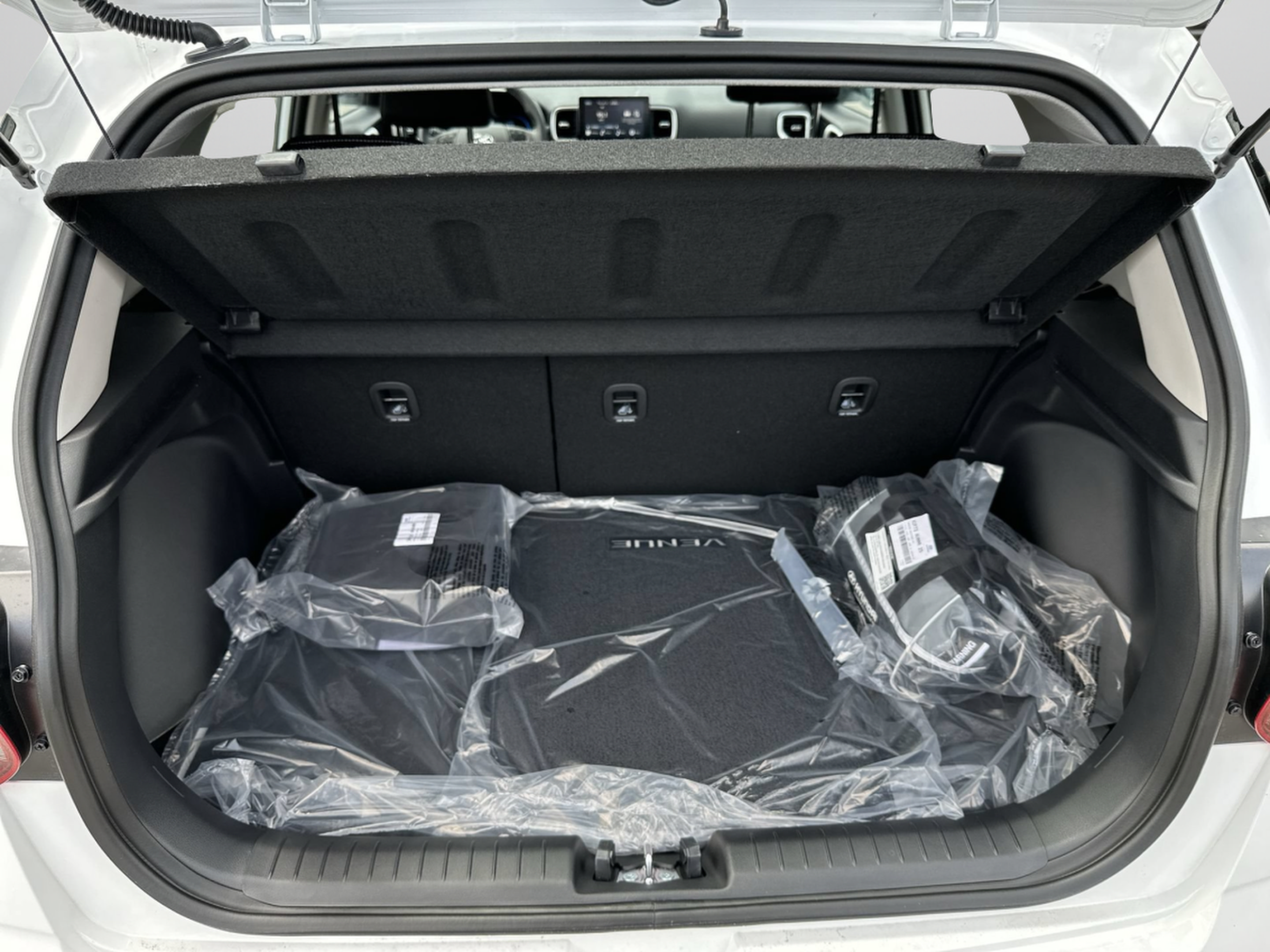 New 2026 Hyundai Venue SEL FWD image 19