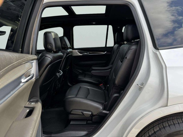 Used 2024 Cadillac XT6 Sport w/ Technology Package image 35