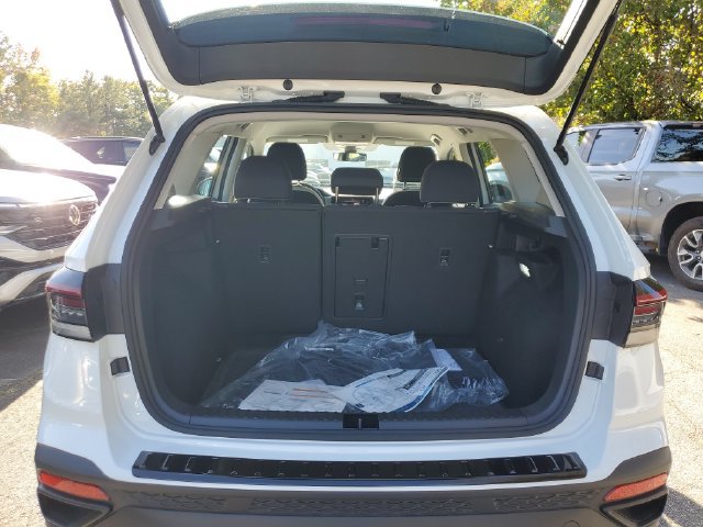 New 2027 Volkswagen Taos S FWD image 15
