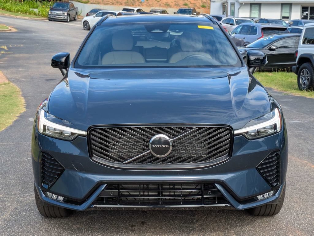 Certified 2026 Volvo XC60 B5 Core AWD/4WD image 9