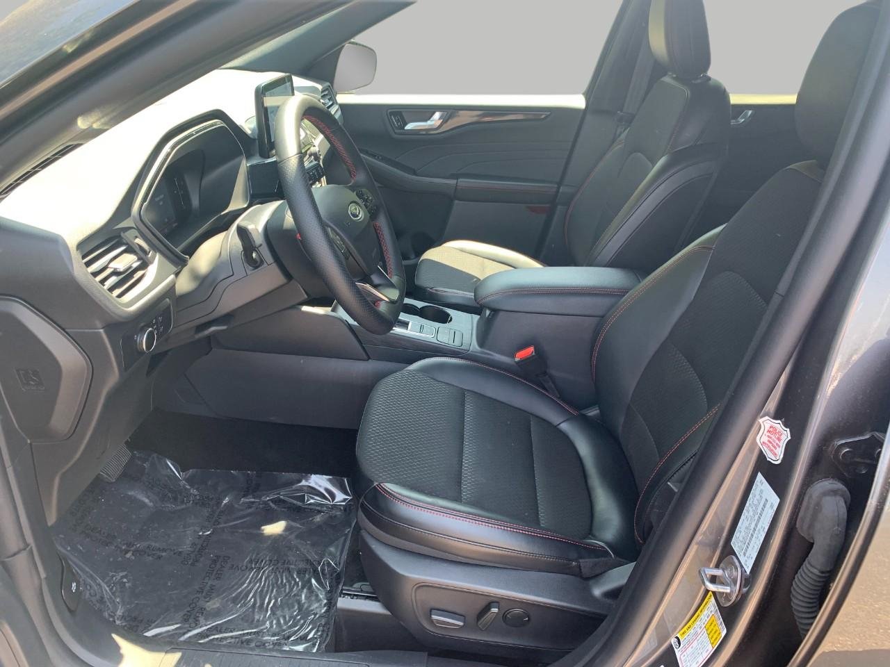 Used 2025 Ford Escape ST-Line AWD/4WD image 29