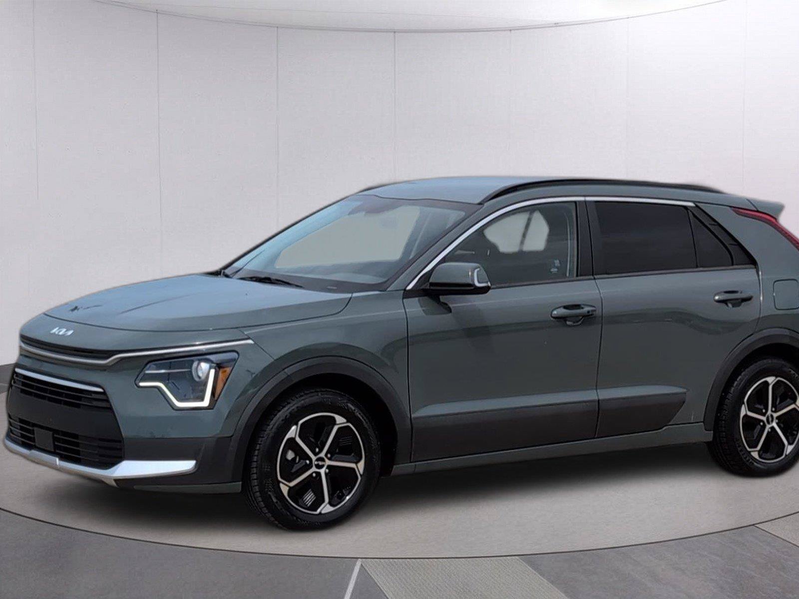 Used 2024 Kia Niro EX FWD image 1