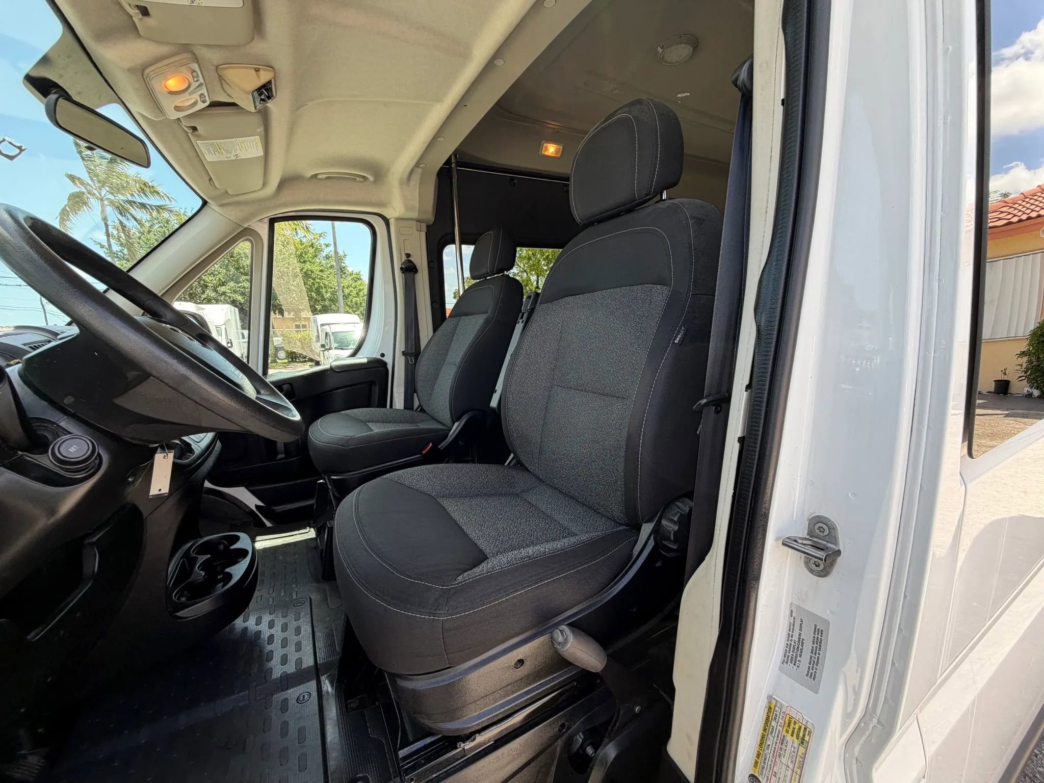 Used 2015 RAM ProMaster 3500 w/ Premium Appearance Group image 16