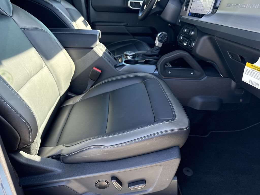 New 2025 Ford Bronco Outer Banks w/ Sasquatch Package AWD/4WD image 14