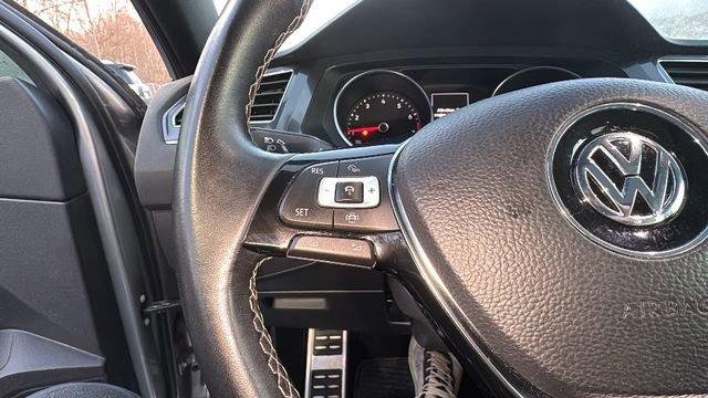 Used 2021 Volkswagen Tiguan SE R-Line image 16