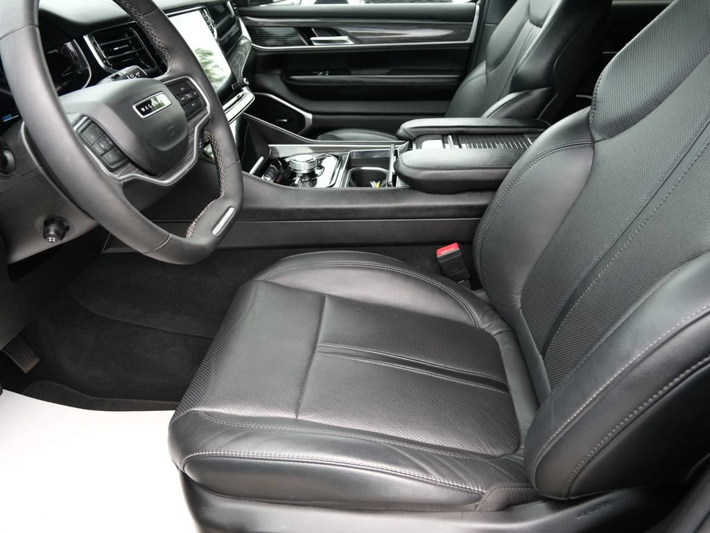 Used 2022 Jeep Wagoneer Series II AWD/4WD image 5