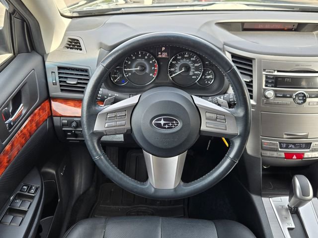 Used 2010 Subaru Outback 2.5i Limited AWD/4WD image 2