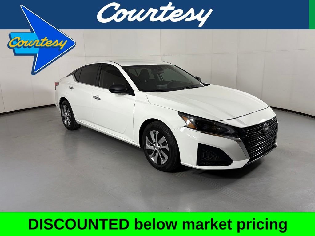 Used 2025 Nissan Altima 2.5 S FWD image 1