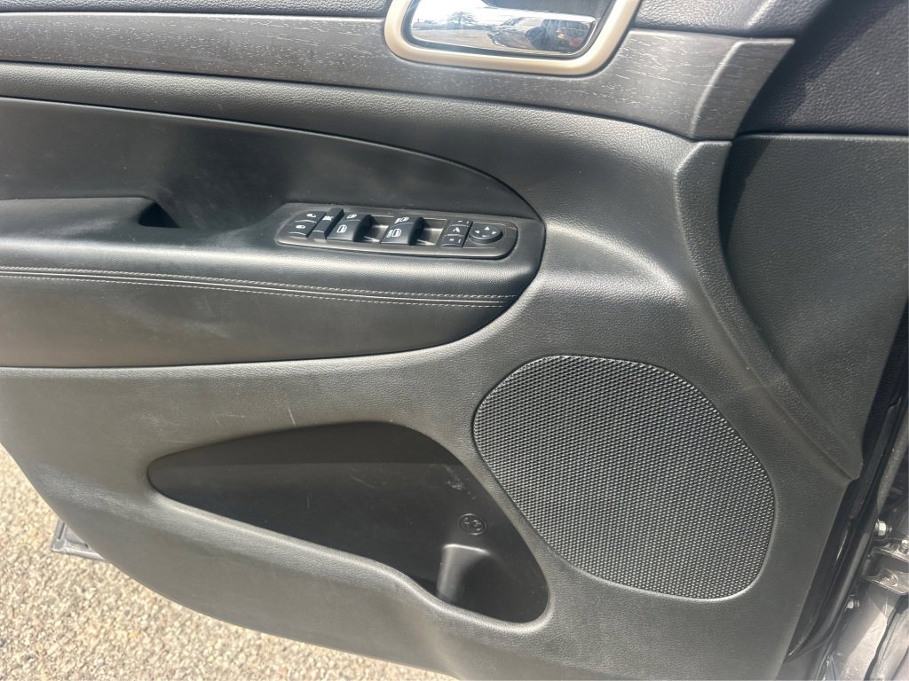 Used 2015 Jeep Grand Cherokee Laredo w/ Quick Order Package 23E image 28