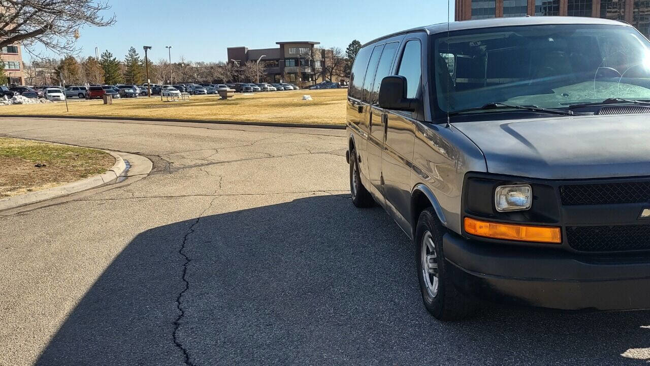 Used 2008 Chevrolet Express 1500 AWD image 3