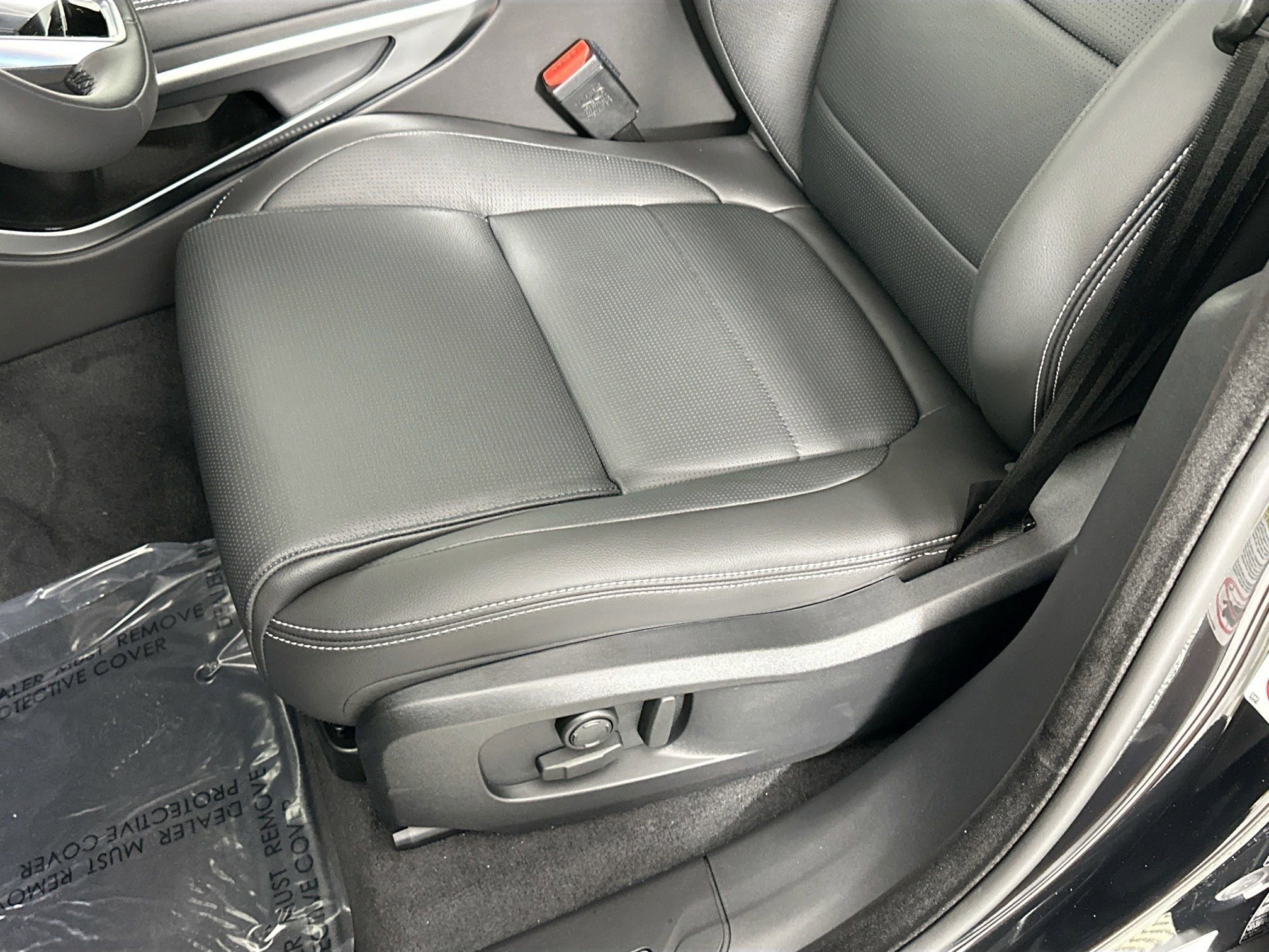 Certified 2026 Jaguar F-PACE R-Dynamic S AWD/4WD image 17