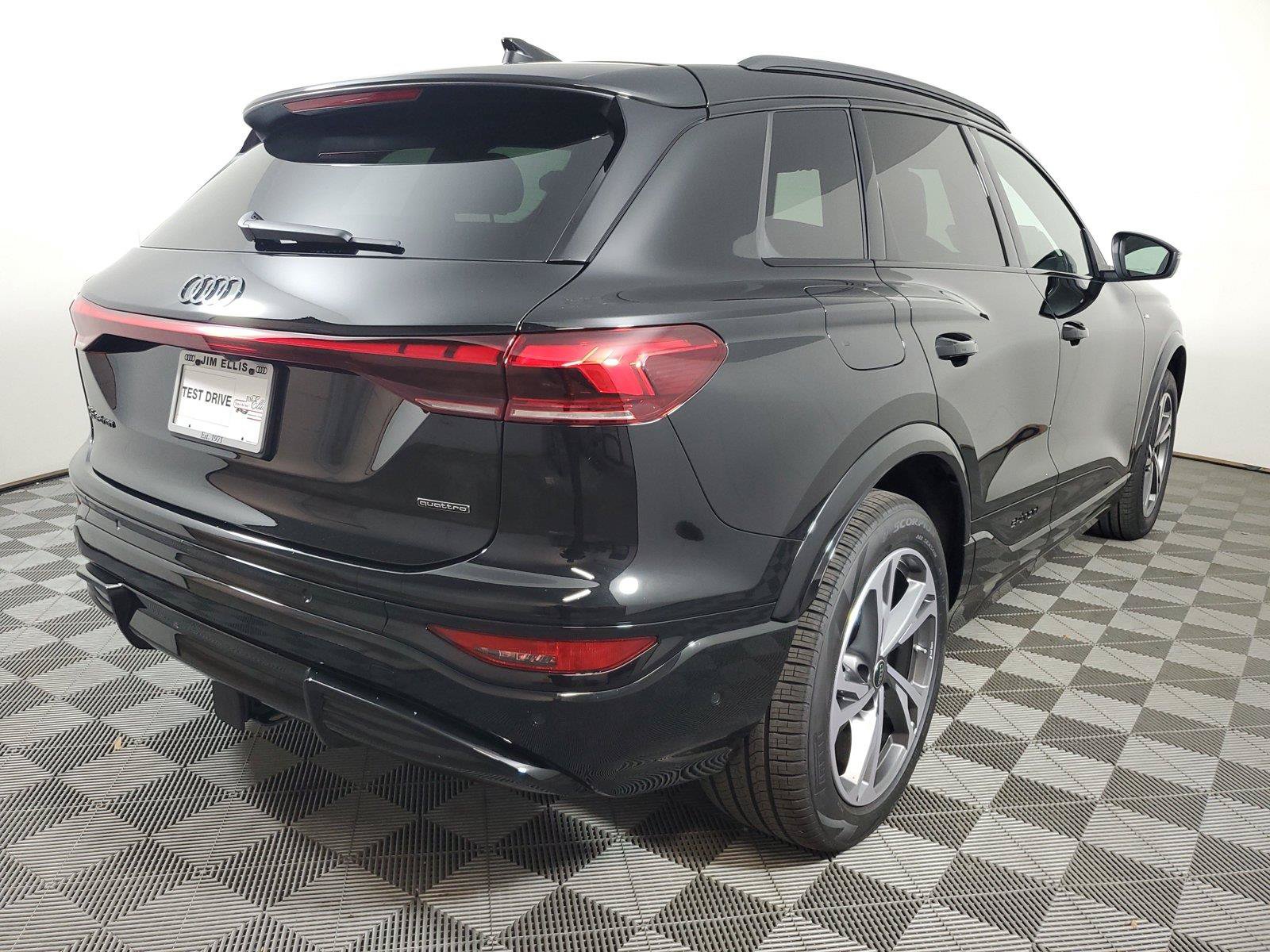 New 2027 Audi Q6 e-tron Premium Plus AWD/4WD image 7