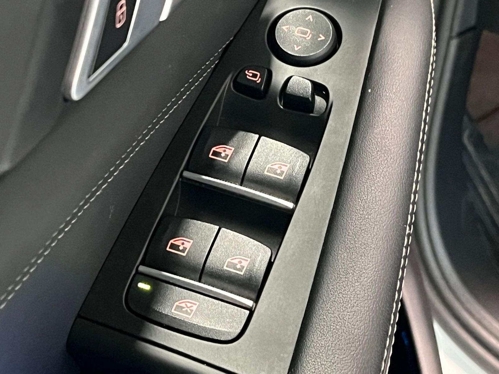 Used 2025 BMW X5 xDrive50e image 34