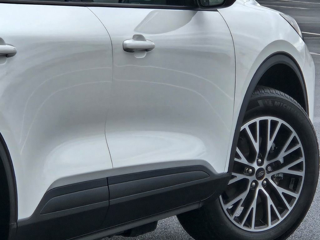 Used 2024 Ford Escape SE image 12