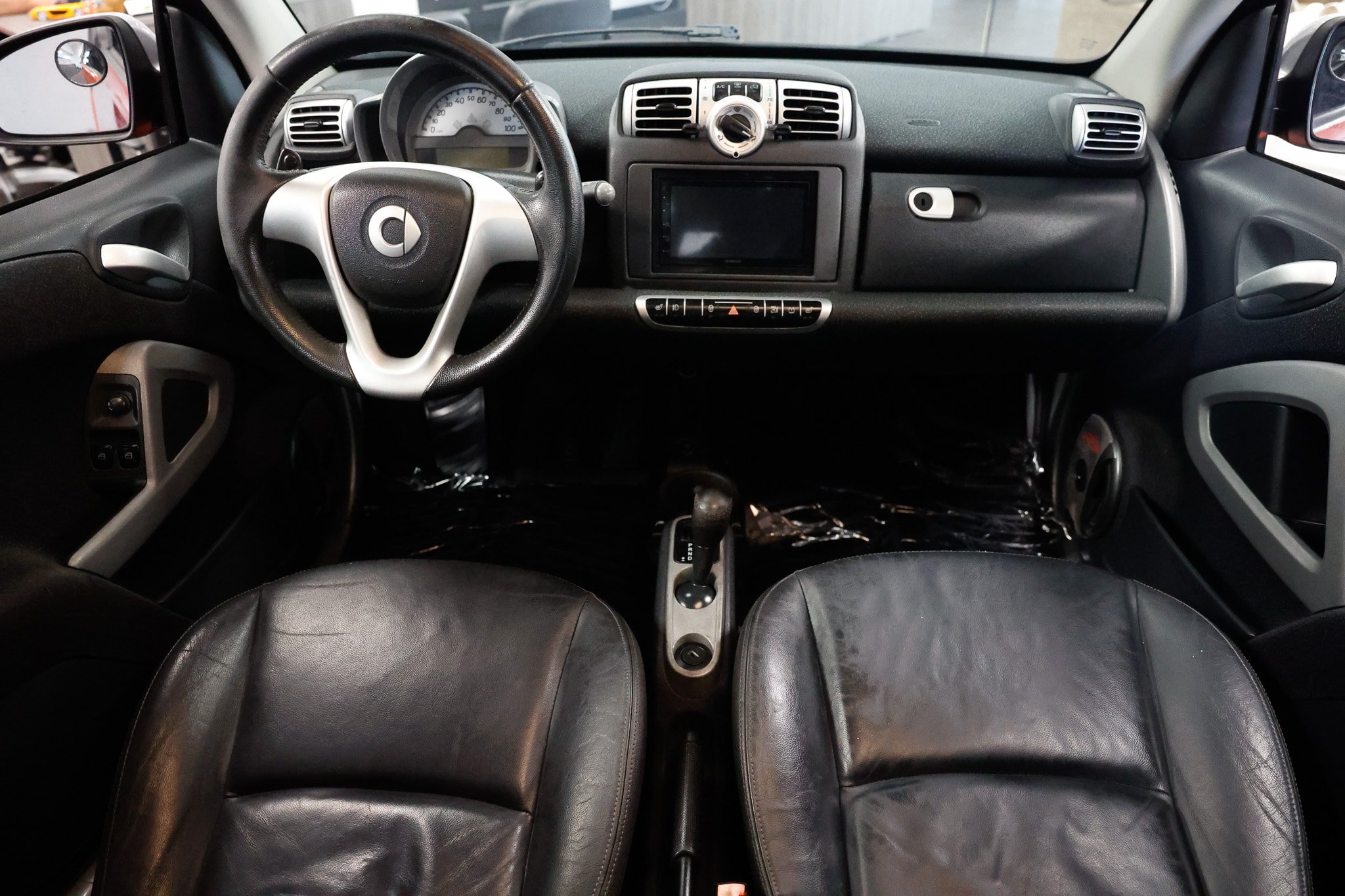 Used 2008 smart fortwo pure RWD image 2