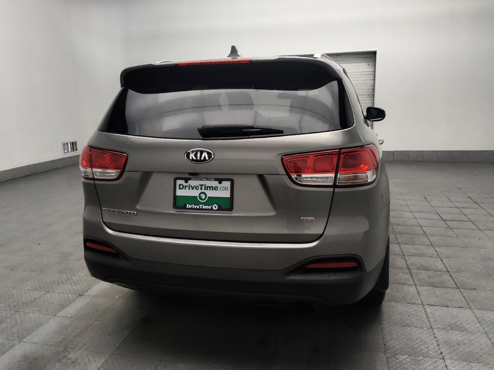 Used 2018 Kia Sorento FWD image 7