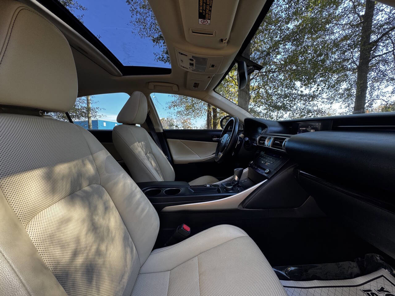 Used 2016 Lexus IS 300 AWD image 15